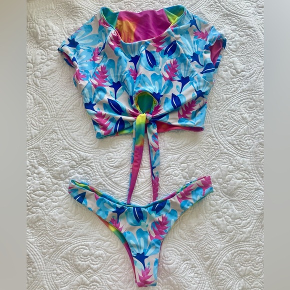 Moana Bikini – Reversible Set (Size Small) - Picture 6 of 8